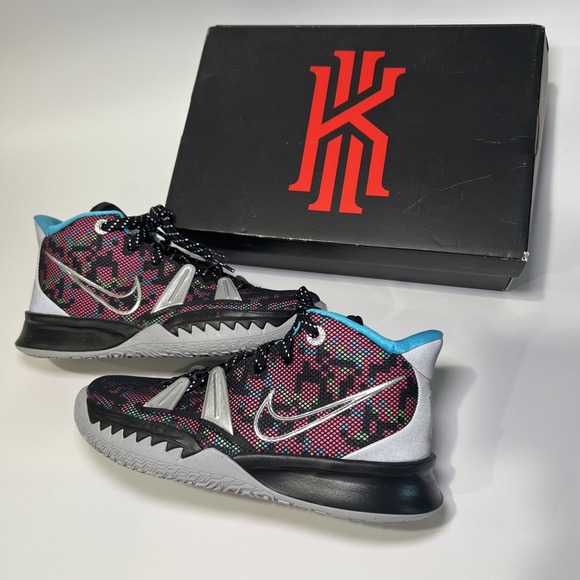 Nike Kyrie 7 Pixel Camo Purple Black Rare Basketball Sneakers Size 6Y CT4080-008 - Picture 1 of 11